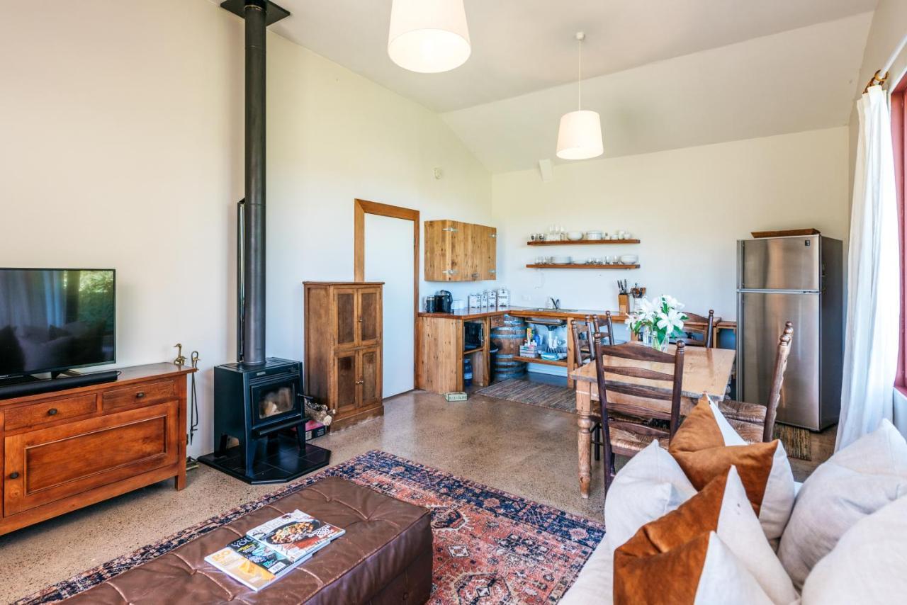 The Vineyard Cottage - Stay Waiheke Onetangi Exterior photo